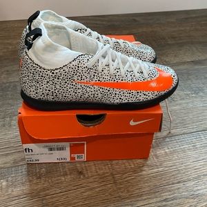 Kids Nike Mercurial CR7 indoor soccer shoes. Size 1.5Y. Good used condition